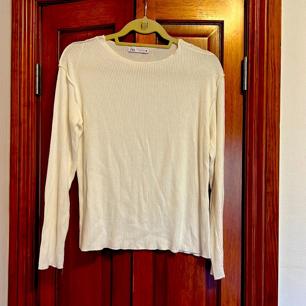 Zara Women’s Ribbed Long Sleeved Top.